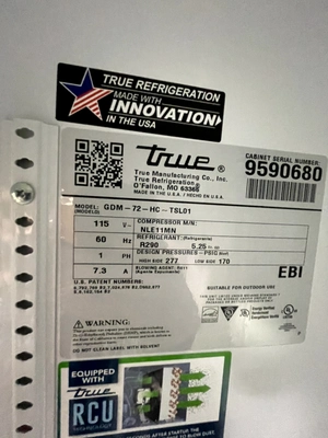 72-0432 True GDM-72-HC-TSL01 3-Door Self Contained Cooler