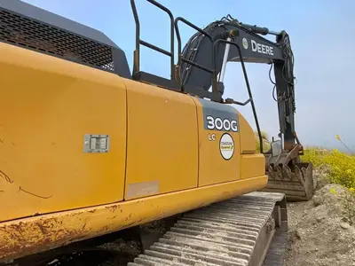 USED 2020 JOHN DEERE 300G LC