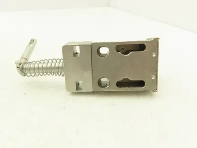Allen Bradley 440T-MSALE10BC Guardmaster Trapped Key Interlock Switch No Key