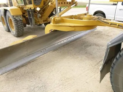 2002 Caterpillar 140HNA