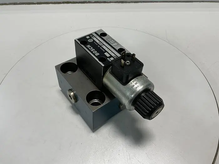 Used BOSCH 9810231438 Valves/Fittings Michigan US | Ideal Machinery #775052