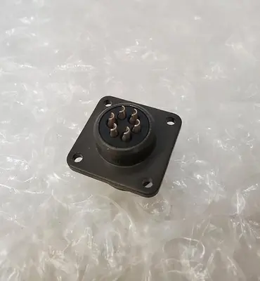 NEW AMPHENOL MS3102E14S-6P