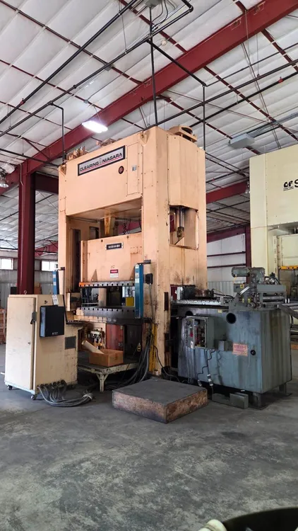 1996 CLEARING NIAGARA SE2-300-84-48UH Straight Side Mechanical Stamping Presses | Rygate LLC