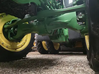 USED 2013 JOHN DEERE 8235R