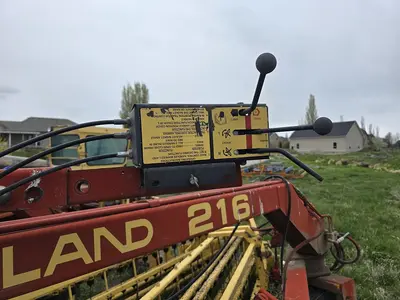 USED NEW HOLLAND 216