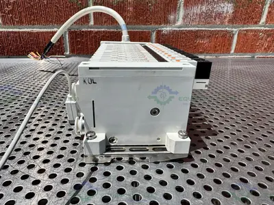 Used LOT OF 12 - SMC VQ2100-5 SOLENOID VALVE MANIFOLD 0.1-0.7 MPA Electronics & Components California US | Equipment Lab #1271595