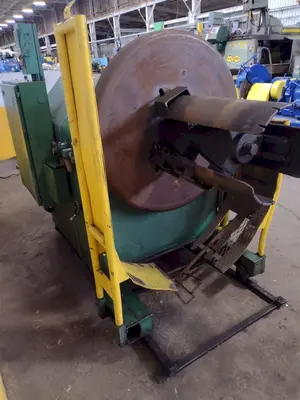 10,000 LB X 30" SESCO MODEL 55-387 MOTORIZED COIL REEL UNCOILER: STOCK #18543