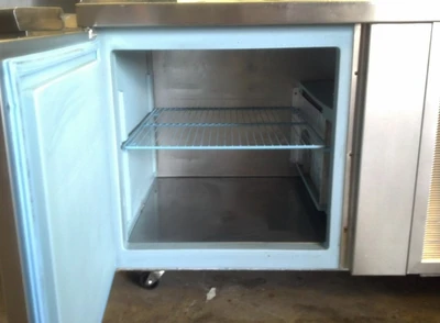 75-0083 Delfield 18648BUC 4’ Self Contained Work Table