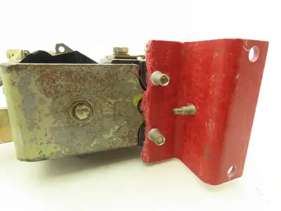 Siemens 14-193-764-586 Contactor 15HP 120VDC-220A/240VDC-210A Has Broken Base
