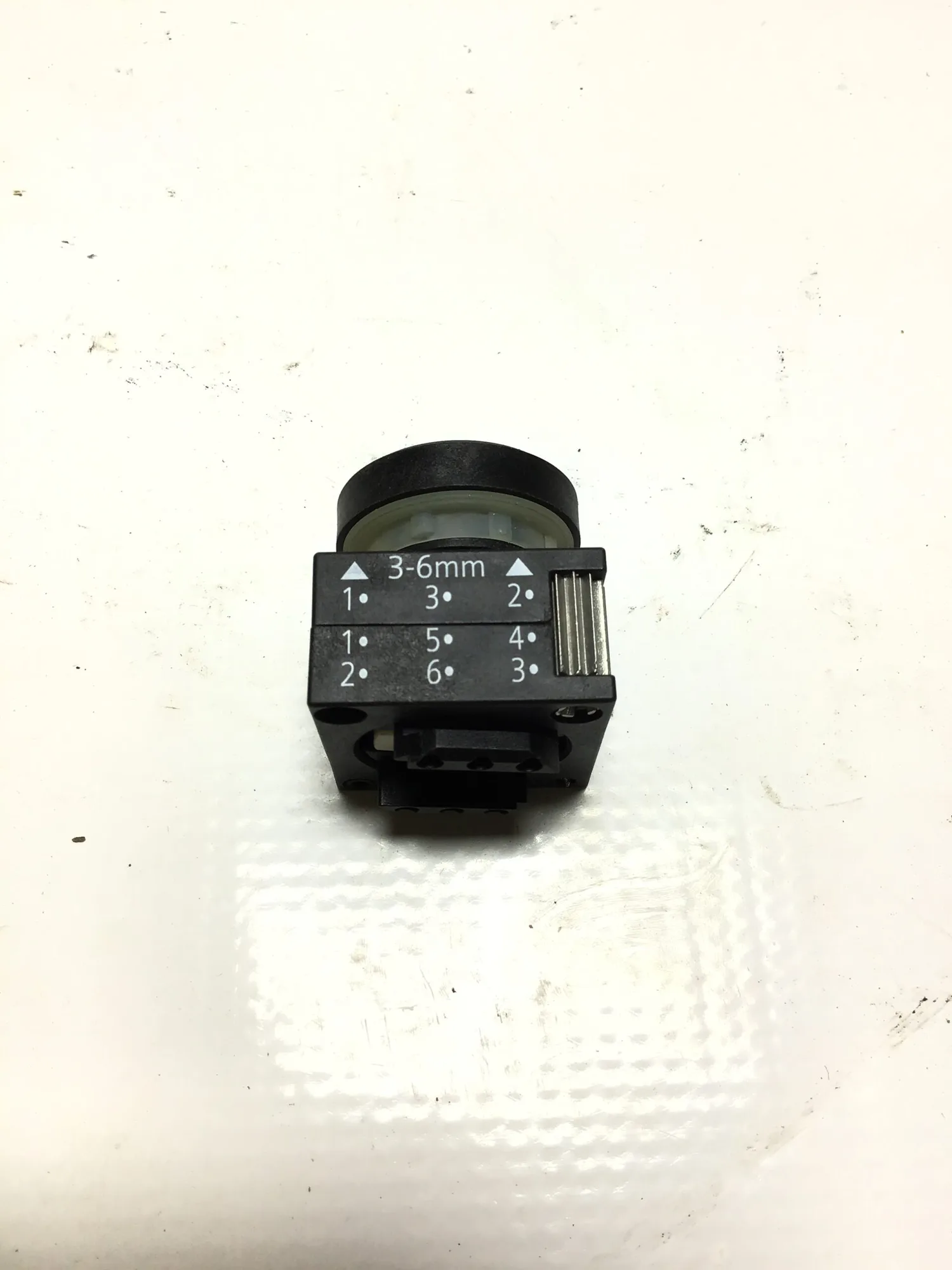 Siemens 3SB3 000-0AA11 Push Button Black Momentary 1-4/3-6mm (Lot of 9)