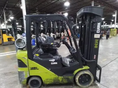 USED 2021 CLARK S32C