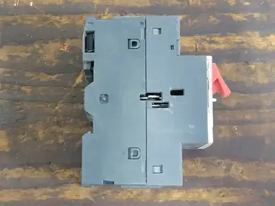 Used SCHNEIDER ELECTRIC GV2ME14 Switchgears British Columbia CA | Lenmark #242042