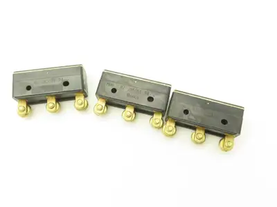 Honeywell BZ-2R5551-P4 Micro Switch Pin Plunger 15A 125/250/480VAC Lot of 3