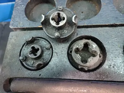Wiley & Russell Mfg Tap And Die Set, Case