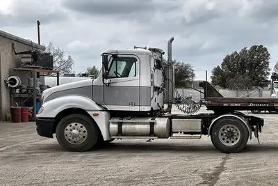 Used 2005 FREIGHTLINER COLUMBIA Conventional trucks Texas US | Proxy Equipment #1385419