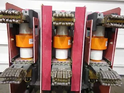 Used Siemens 05-GMI-350-3000-78 Circuit Breakers Ohio US | Equipment Recovery Corp. #1329701