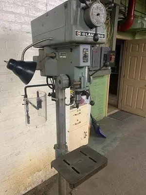 5924-410 Clausing Model 1670 15″ Variable Speed Floor Model Drill Press