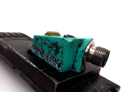 USED PEPPERL + FUCHS INDUCTIVE POWER CLAMP SENSOR 10-30-V 100MA