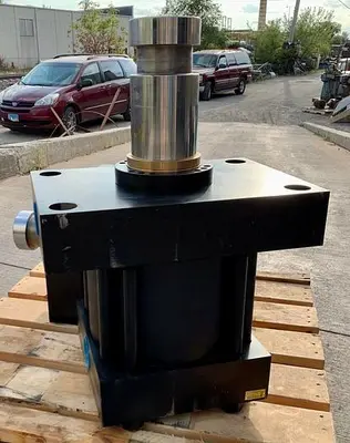 NEW YATES AMERICAN T1702