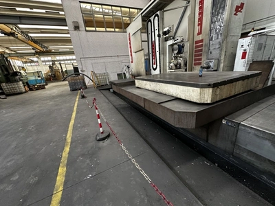 LAZZATI CNC T-Type Boring Mill, very good used condition, visible under power, POA