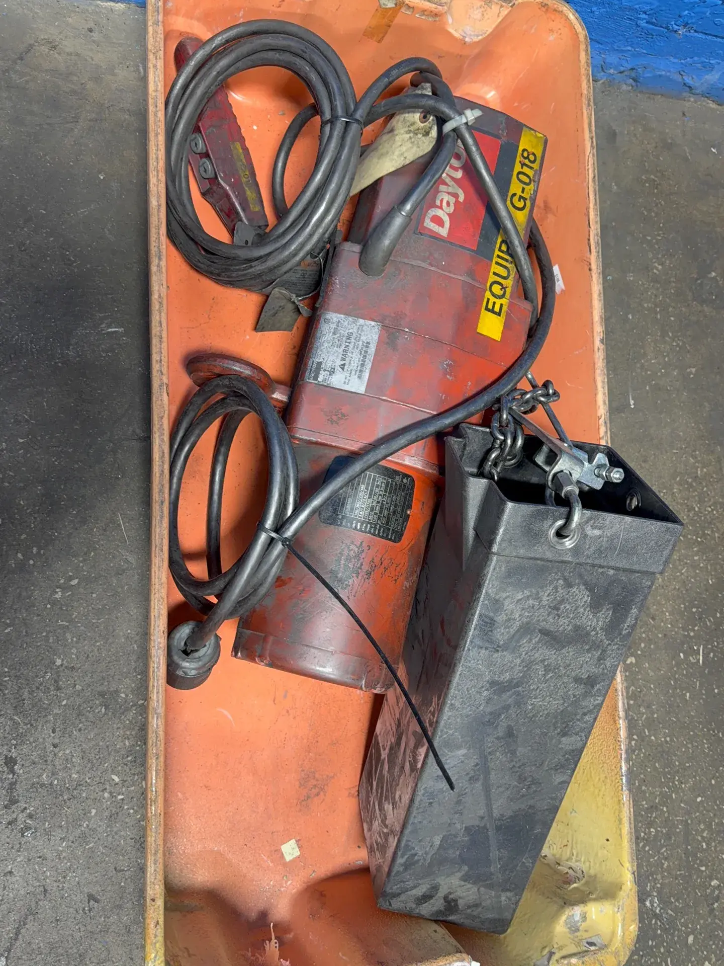 USED DAYTON 3YB77