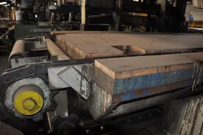 USED VALETTE PANEL PRESS 410 TON