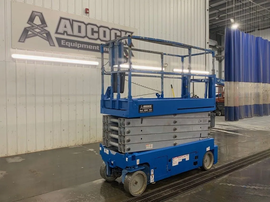 Used 2014 GENIE GS-3232 ELECTRIC SCISSOR LIFT Scissor Lifters Alberta CA | Adcock Equipment #1418026