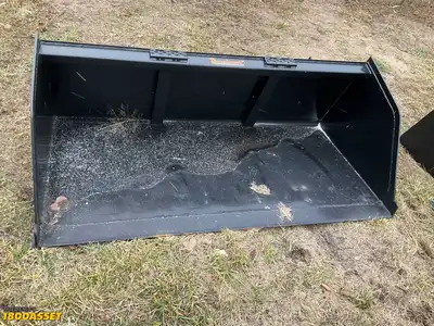 New Tomahawk 78” snow/mulch skid steer bucket, welded on high carbon cutting edge, skid steer...