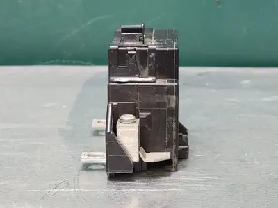 USED SQUARE D QOM125VHL