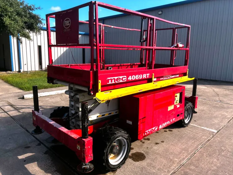 Used 2016 MEC 4069RT ROUGH TERRAIN SCISSOR LIFT Scissor Lifters Alberta CA | Adcock Equipment #1498443