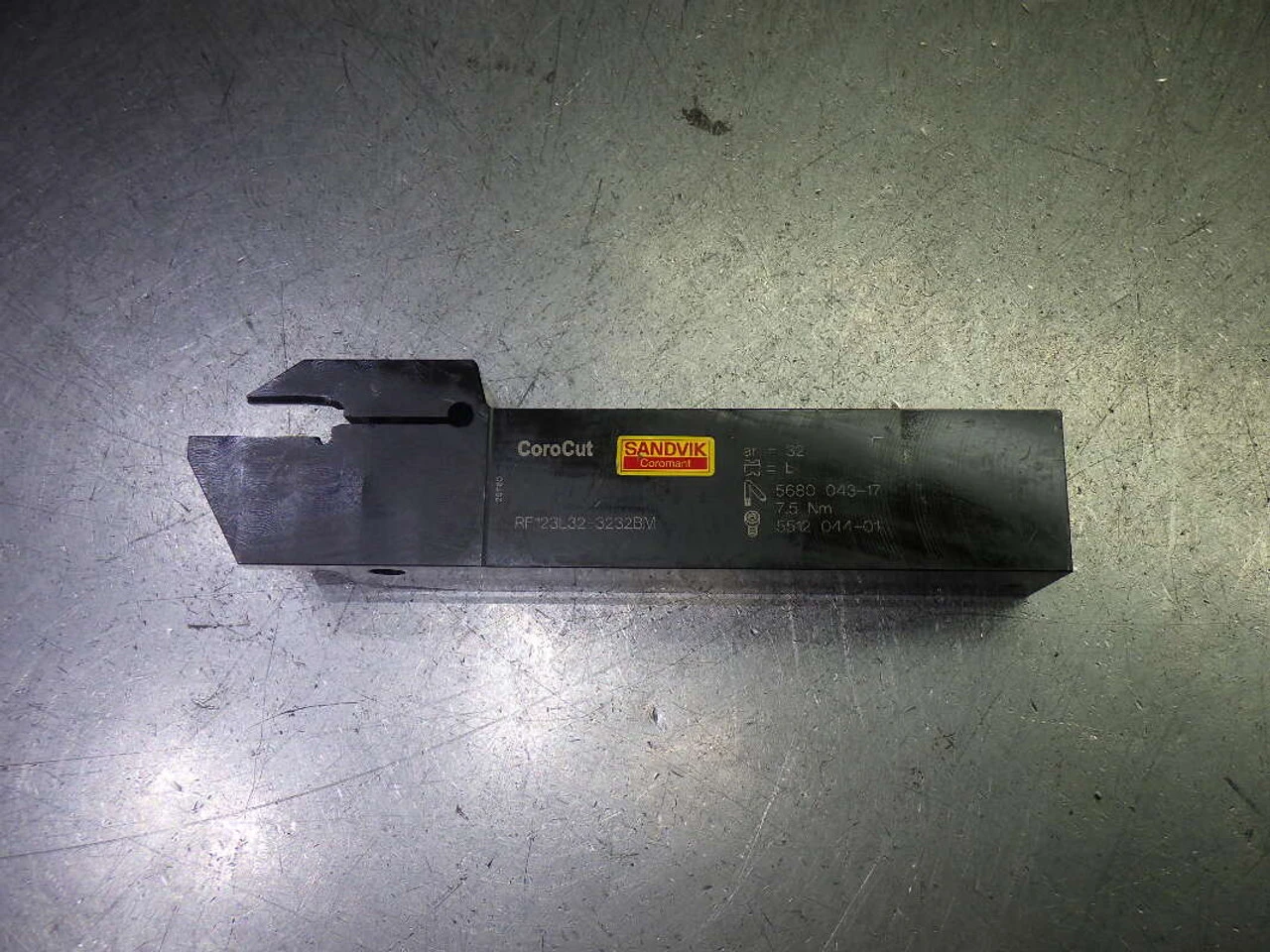 Sandvik 32mmx32mm Grooving Lathe Tool Holder RF123L32-3232BM (LOC2563B)