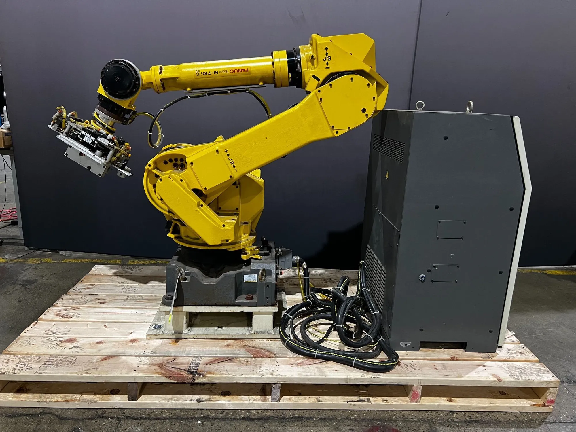 Used 2006 FANUC M-710iC/50 + R-J3IC Robots Michigan US | iGAM Industrial Marketplace #1433227