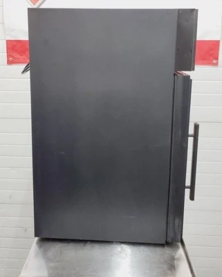 167-0153 True GDM-5-24” Countertop Glass Door Self-Contained Cooler