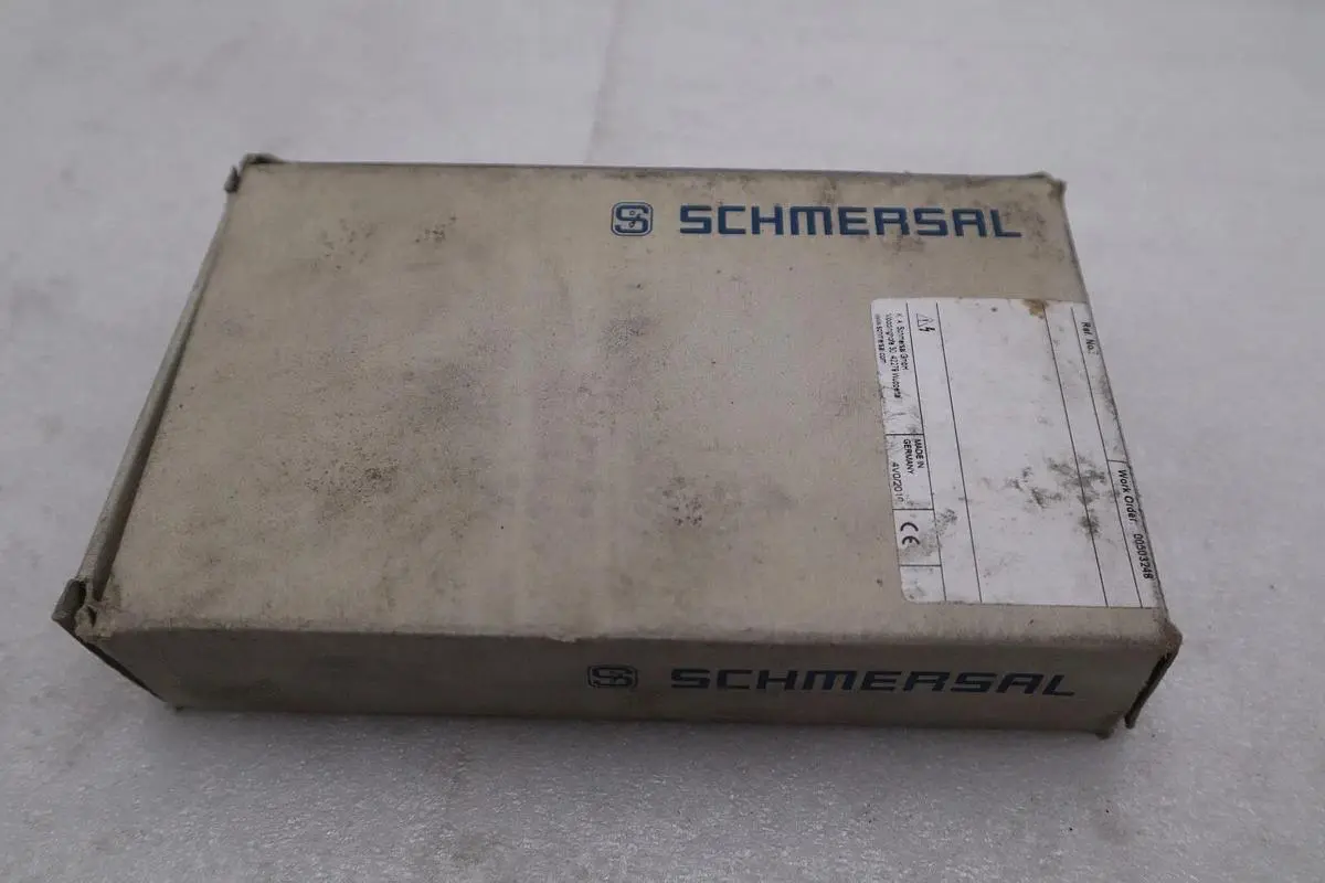 AZM 161SK-12/12RK-024 Schmersal Interlock Switch 24V - STOCK GF175A