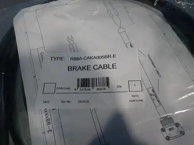 NEW OMRON R88ACAKA005BRE