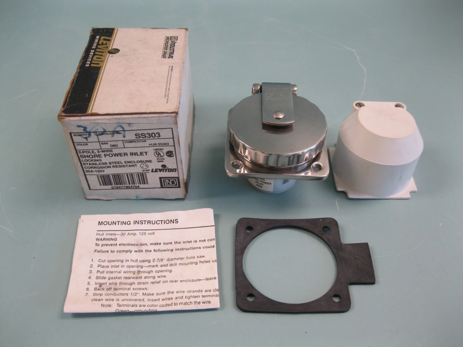 NEW Leviton SS303