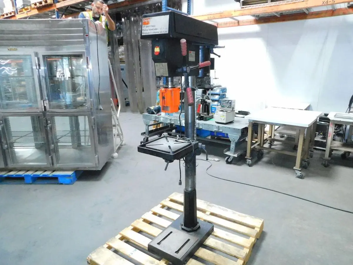 Used DAYTON 3Z918E Heavy Duty & Sensitive Single Spindle Drills Texas US | Aucto #1454465