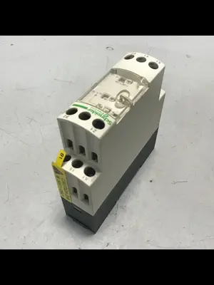 USED SCHNEIDER ELECTRIC RE7ML11BU