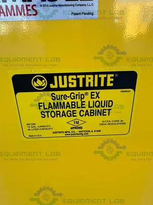 USED JUSTRITE SURE-GRIP EX 12 GALLON FLAMMABLE LIQUID STORAGE CABINET W/ SHELF, KEY