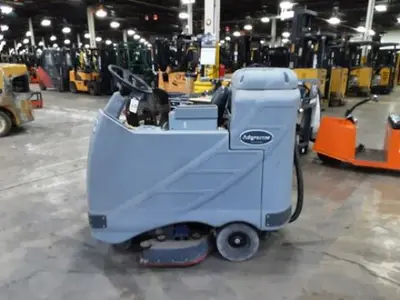 USED 2009 ADVANCE ADGRESSOR 3820D