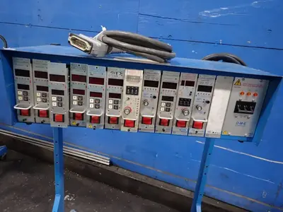 D-m-e Company Temperature Controller