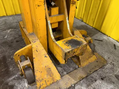 (4) 20 TON (160,000 LBS TOTAL) RAILWAY / NEUERO HEAVY DUTY MOBILE VERTICAL LIFT JACKS: YOBRO #23870
