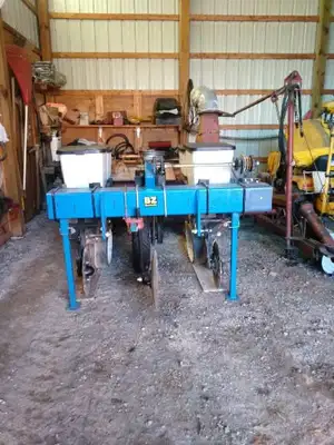 Used KINZE 2-ROW Planters Nebraska US | Trustworthy Equipment #1403555