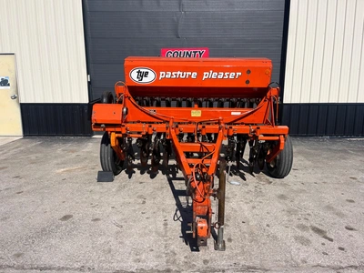 TYE 7ft Pasture Pleaser No Till Seed Drills | County Equipment Company LLC (1)