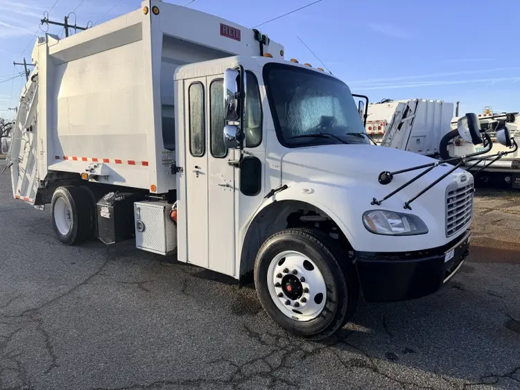 Used 2015 FREIGHTLINER BUSINESS CLASS M2 106 Reefer Trucks North Carolina US | Levan Equipment #1545584