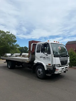 USED NISSAN UD 2600LP