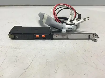 USED OMRON E3X-DA11