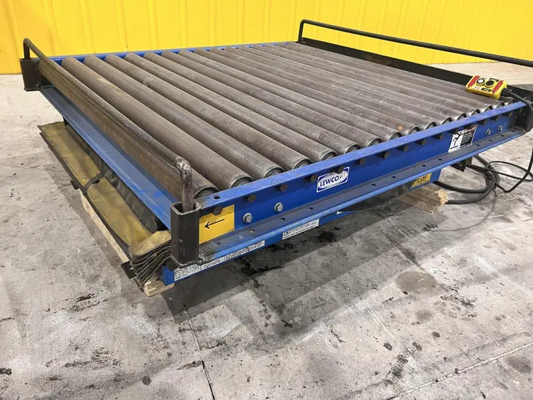 Used LEWCO _UNKNOWN_ Platform Lifters Ohio US | Yoder Brothers machinery #144261