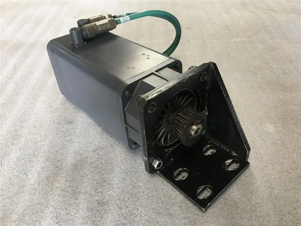 USED SIEMENS MOTOR 1FT5074-1AF71-4EA0
