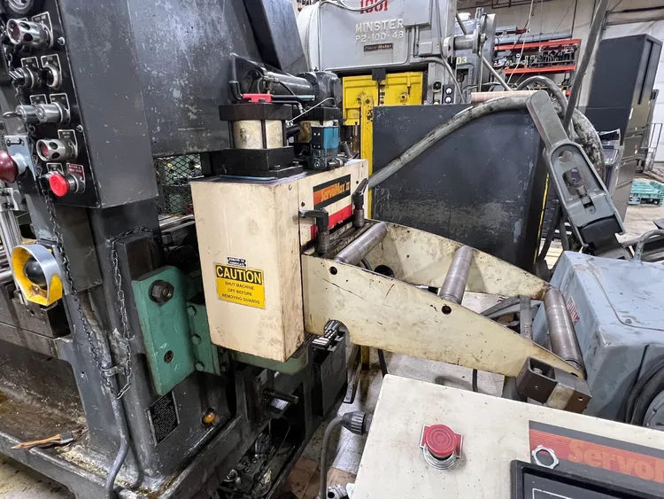 Used CWP SMX-12 Servo Feeders Michigan US | Universal Press & Machinery (UPM) #883242